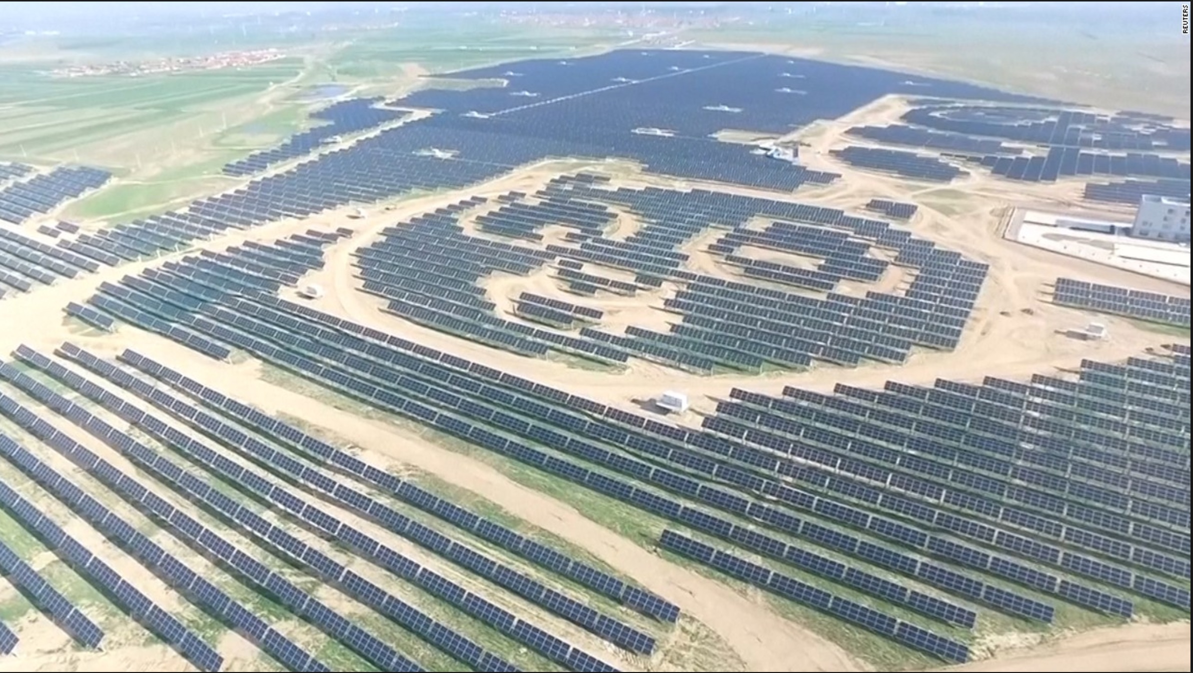تصویر از نیروگاه خورشیدی پاندا شکل در چین