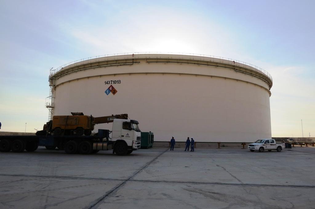 تصویر از تعمیر تانک ذخیره‌سازی میعانات گازی پالایشگاه سوم پارس جنوبی