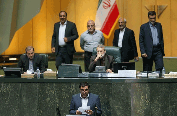 تصویر از تحقق 125 درصدی منابع حاصل از فروش نفـت خـام و میعانـات گـازی در بودجه 94