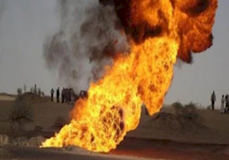 تصویر از لوله‌ نفتی استان حدیده در یمن منفجر شد