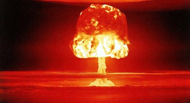 تصویر از آمریکا یک بمب هسته‌ای را با موفقیت آزمایش کرد