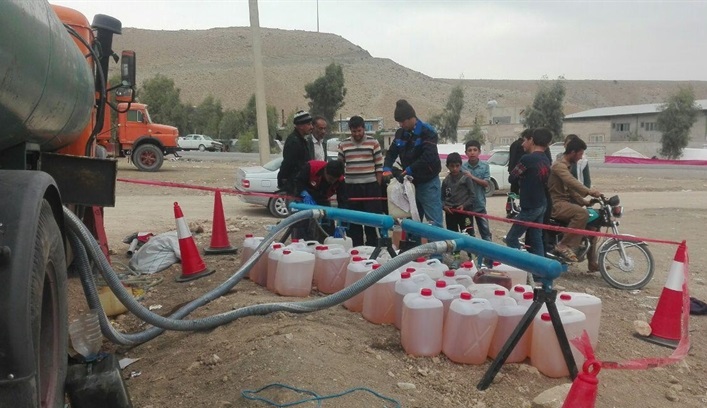 تصویر از ارسال بیش از ۲۷۰ هزار لیتر نفت سفید از ایلام به استان کرمانشاه