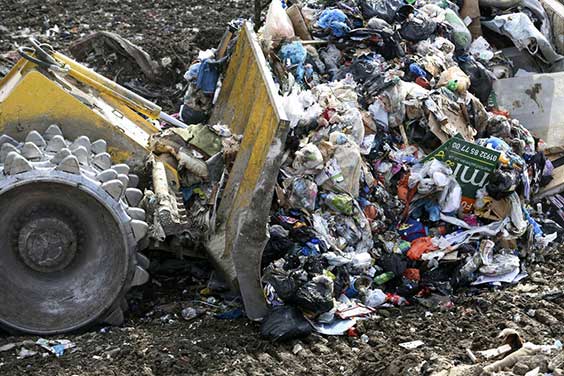 تصویر از وقتی زباله‌های پلاستیکی تبدیل به نفت می‌شوند