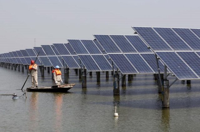 تصویر از آغاز پروژه بزرگترین نیروگاه خورشیدی شناور جهان
