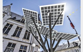 تصویر از درخت‌های خورشیدی برای شارژ موبایل‌ها آمدند