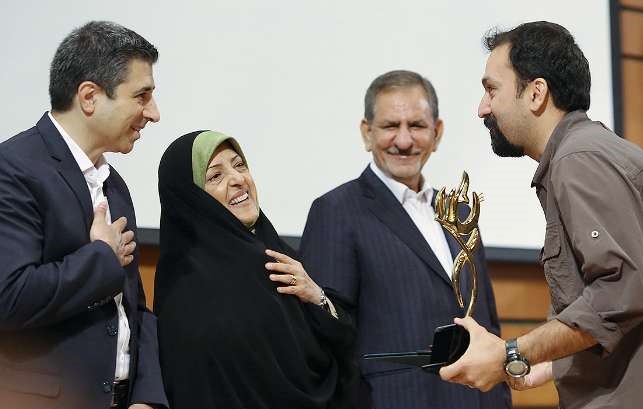 تصویر از من با طبیعت هستم