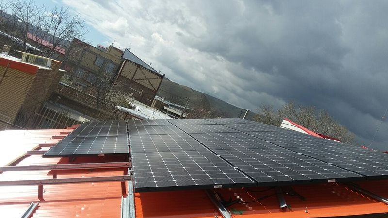 تصویر از بهره‌برداری از دو نیروگاه خورشیدی خانگی در آذربایجان شرقی