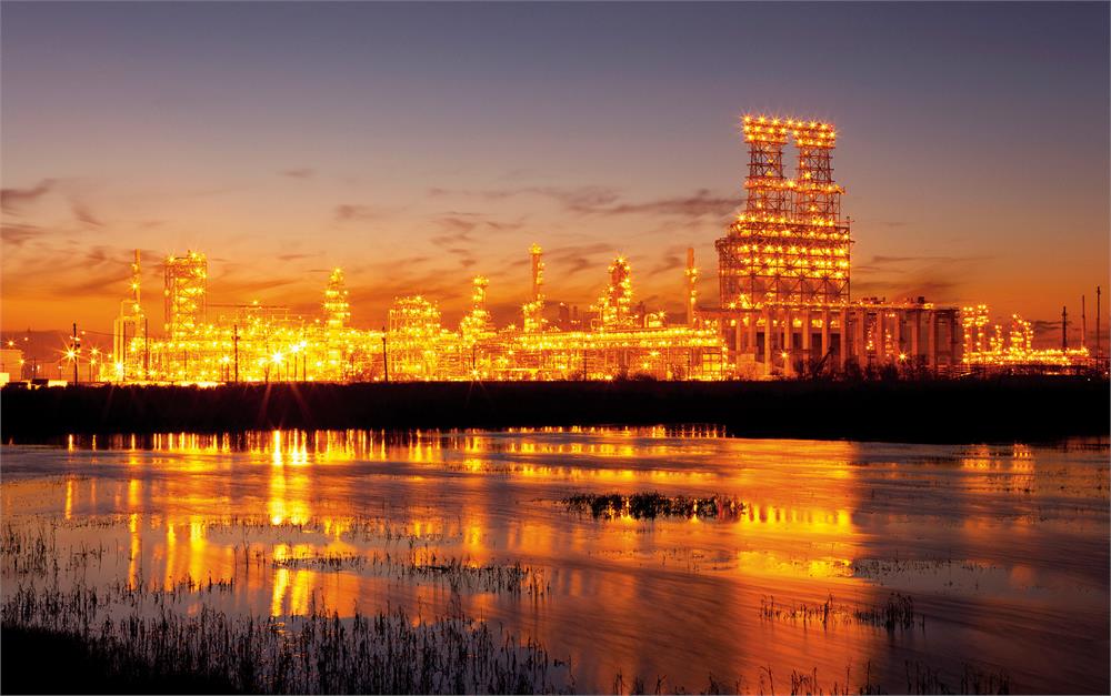 تصویر از ثابت ماندن رقم هزینه سرمایه ای صنایع پتروشیمی در سطح جهانی