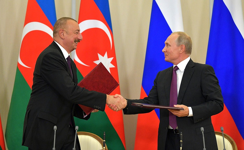 تصویر از امضای اسناد همکاری روسیه و آذربایجان با بوی نفت