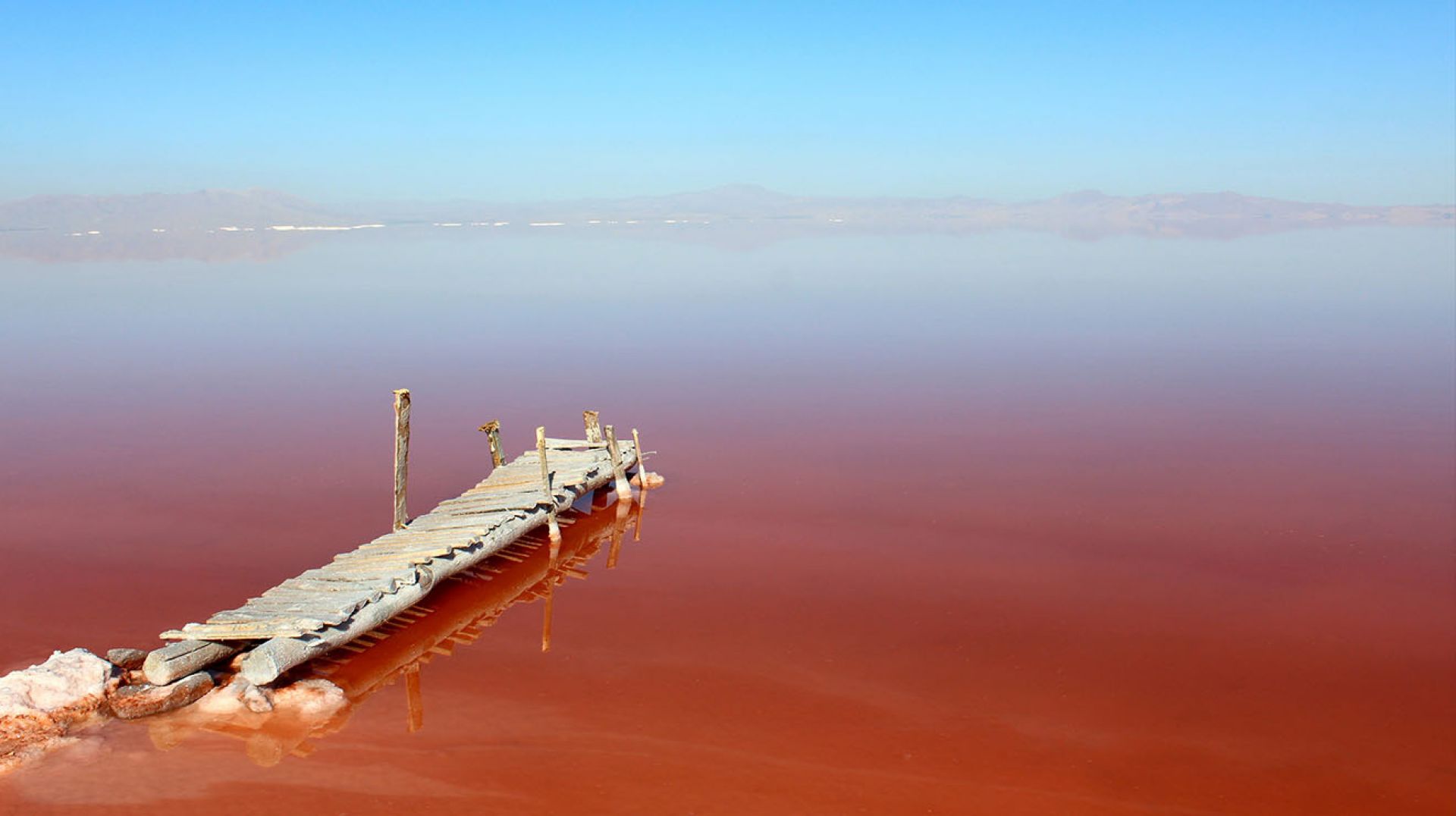تصویر از دریاچه ارومیه به حالت تثبیت رسیده است