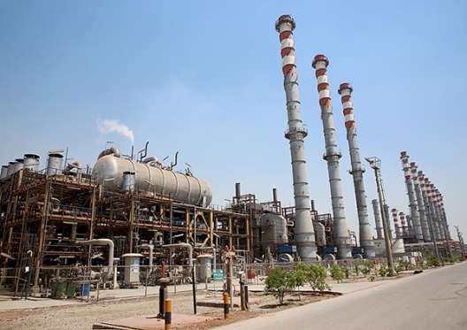 تصویر از 40 میلیون لیتر بنزین در پالایشگاه ستاره خلیج فارس تولید می شود