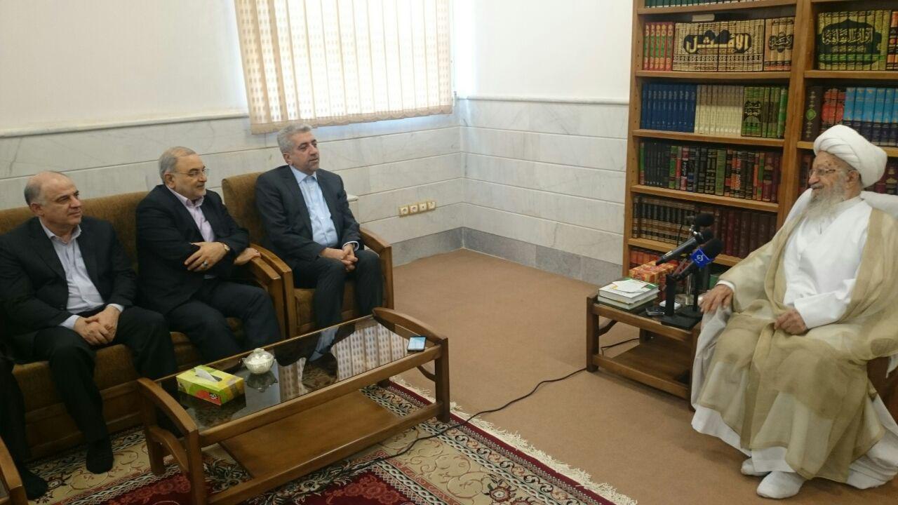 تصویر از آب و برق به درستی مصرف نمی‌شود