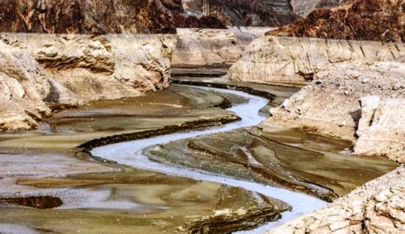 تصویر از اولویت اصلی وزارت نیرو و حاکمیت تامین آب شرب اصفهان است