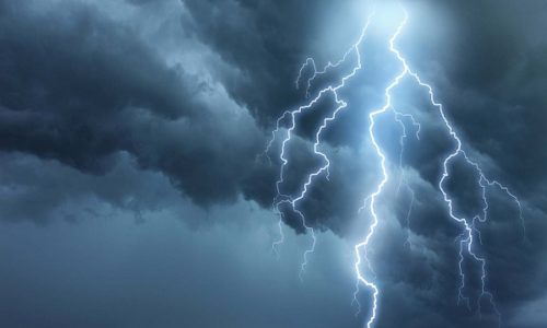 تصویر از مرگ دو برادر در اثر صاعقه نهاوند