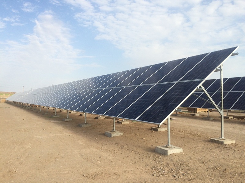 تصویر از نصب اولین نیروگاه خورشیدی مددجویان کمیته امداد در دهگلان استان کردستان