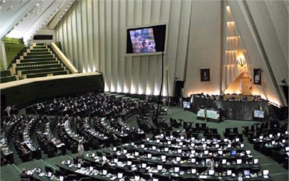 تصویر از عزم دولت و مجلس در رفع موانع توسعه صنعت پتروشیمی