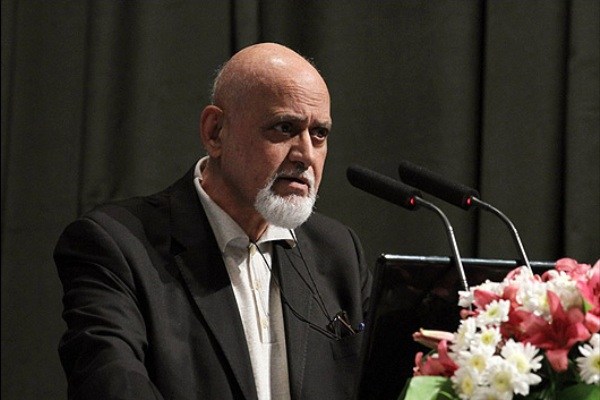 تصویر از روزانه 10 میلیون لیتر سوخت از کشور قاچاق می‌شود