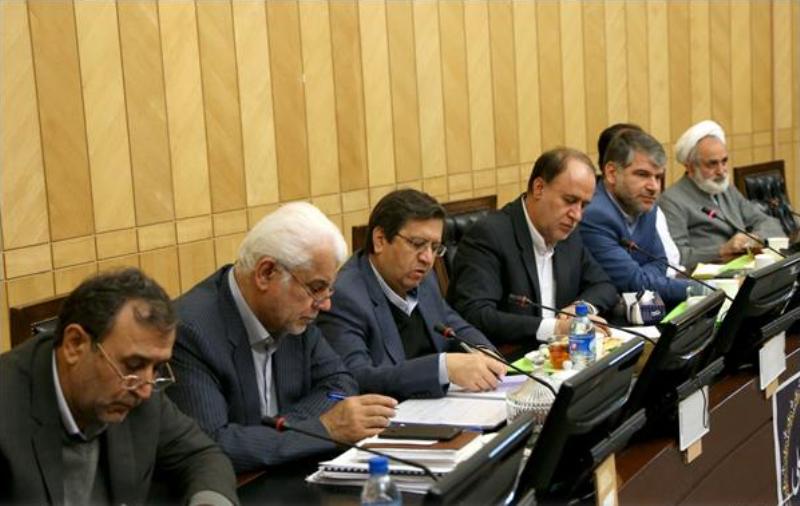 تصویر از همتی از نحوه مدیریت بازار ارز گزارش داد