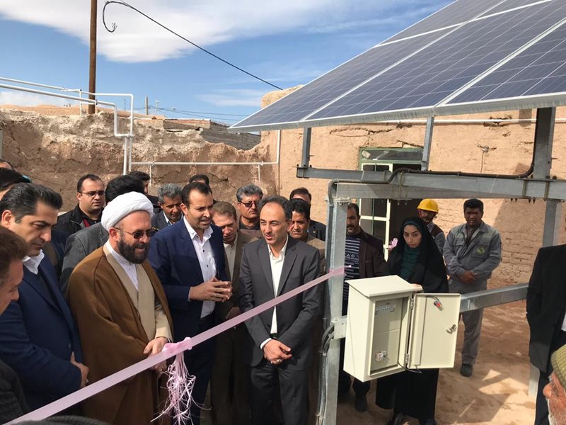 تصویر از افتتاح نیروگاه خورشیدی یگ مگاواتی بردسیر کرمان