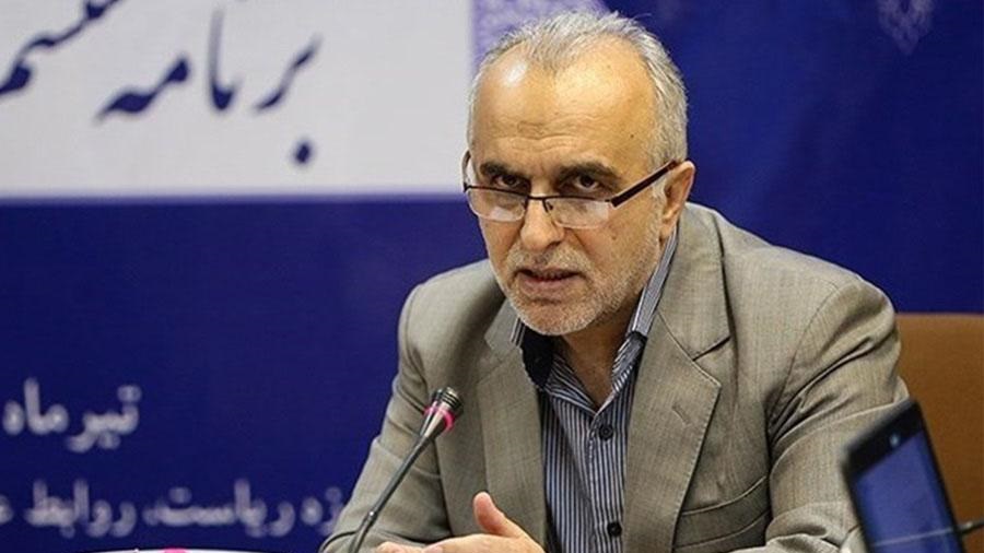 تصویر از پورحسینی برکنار نشده، استعفا نداده، ممنوع الخروج نیست