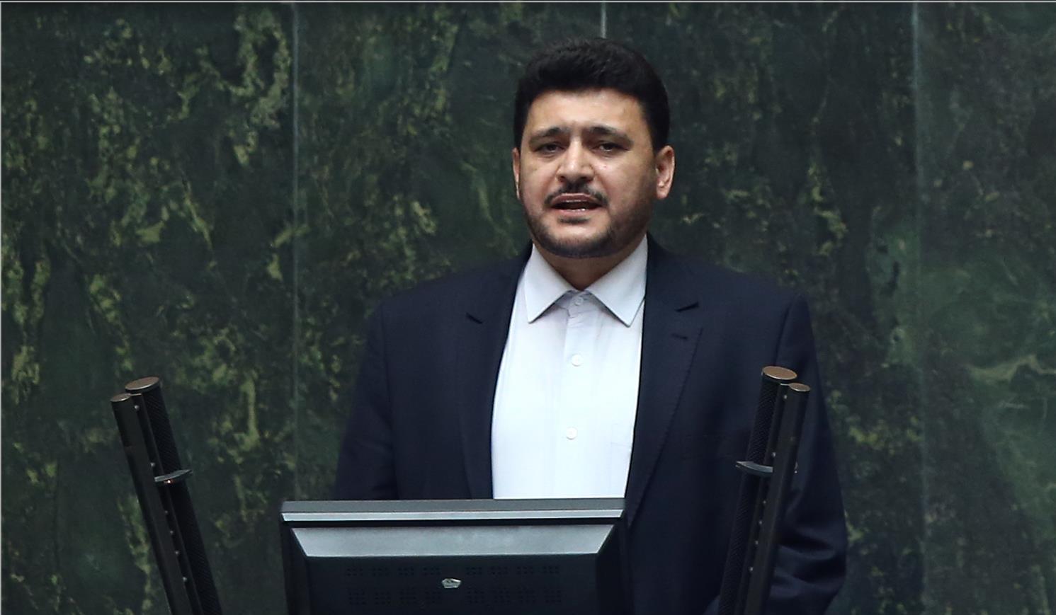 تصویر از افرادی با نگاه عوام‌فریبانه به دنبال ثابت نگه داشتن نرخ انرژی هستند