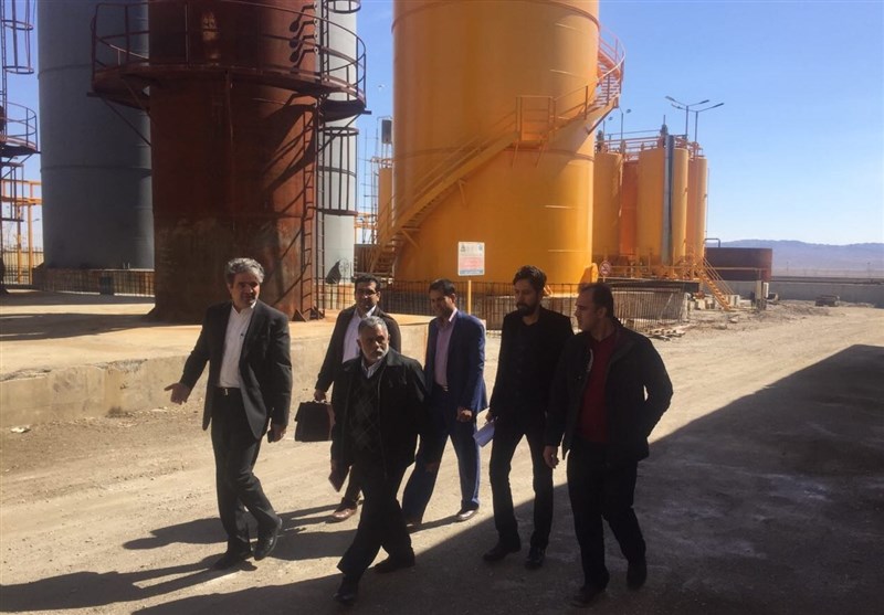 تصویر از بازدید معاون سازمان پدافند غیرعامل از واحد پالایشی نفت و گاز پیروزی