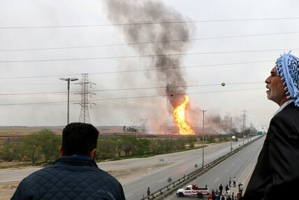 تصویر از نشتی و فرسودگی لوله‌های گاز؛ عامل آتش‌سوزی در خط لوله اهواز