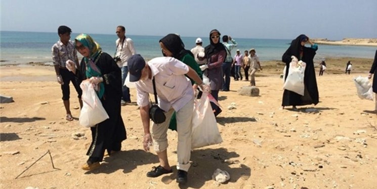 تصویر از ساحل کلندون پارسیان پاکسازی شد