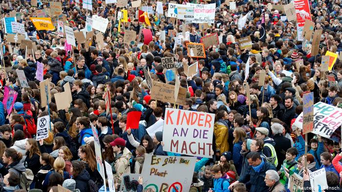 تصویر از تجمع ۲۵ هزار نوجوان در برلین در اعتراض به تغییرات اقلیمی