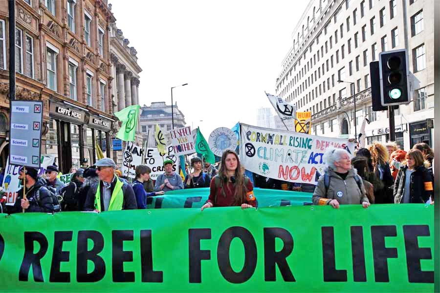 تصویر از اعلام وضع اضطراری اقلیمی و زیستی در انگلستان
