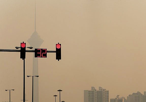 تصویر از ذرات معلق هوای تهران سه تا چهار برابر بیش از حد مجاز است