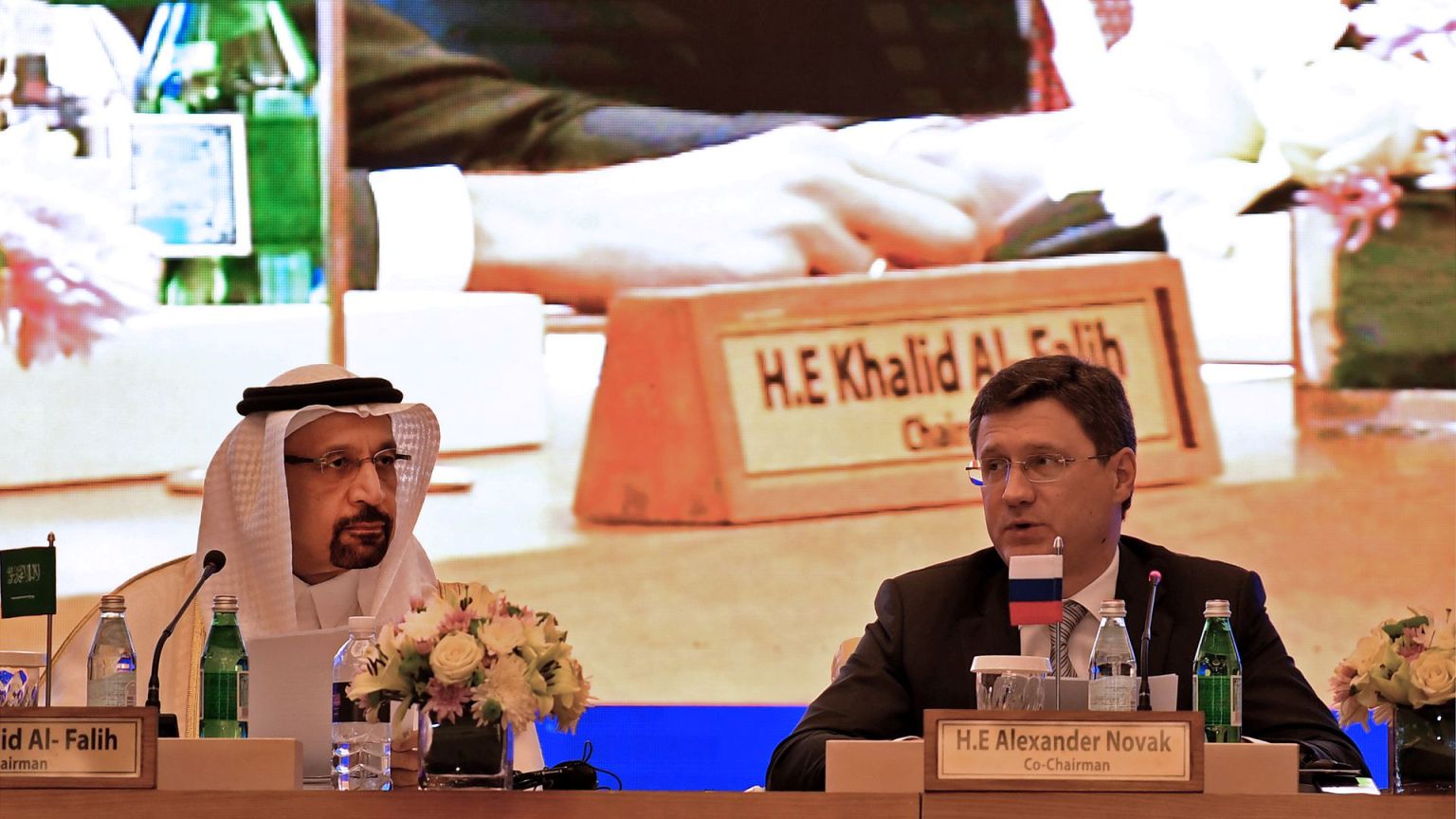 تصویر از روسیه و عربستان برای ادامه محدودیت در تولید نفت توافق کردند
