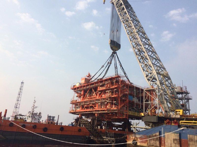 تصویر از نصب سکوی ۲۴۰۰ تن برای ارسال روزانه۱۴.۱ میلیون مترمکعب گاز به خشکی