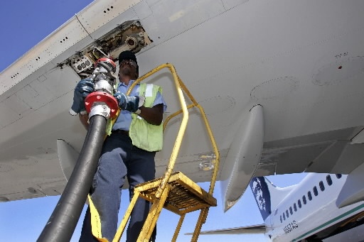 تصویر از رکورد سوخت‌رسانی به پروازهای فرودگاه بین‌المللی گرگان شکسته شد