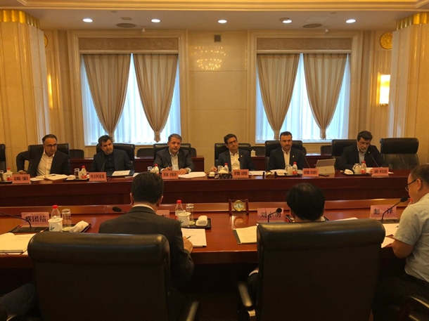 تصویر از استقبال ایران از سرمایه گذاری شرکت‌های چینی در بنادر و سواحل کشور