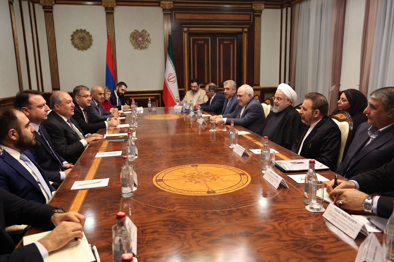 تصویر از تاکید بر گسترش روابط ایران و ارمنستان در زمینه انرژی و حمل و نقل
