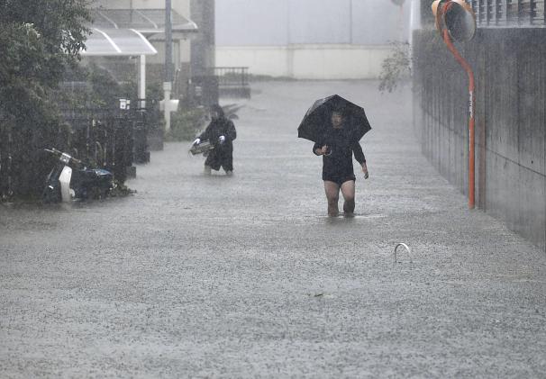 تصویر از تخلیه میلیون ها با رسیدن طوفان هاگی بیس به ژاپن