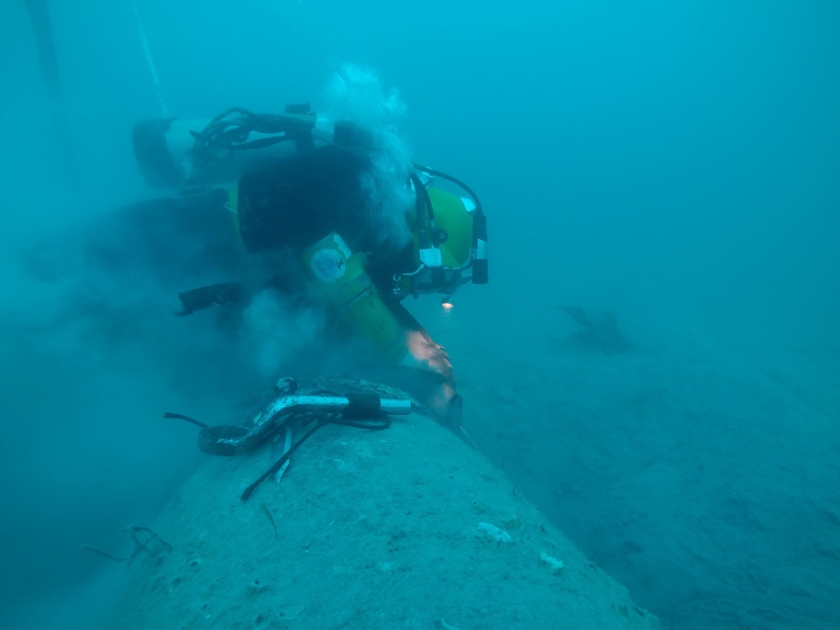 تصویر از انجام موفقیت‌آمیز تعمیر خط لوله ابوذر در عمق 50 متری دریا