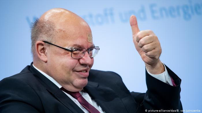 تصویر از اختلاف آلمان و آمریکا بر سر مقایسه آمریکا با کمونیسم!