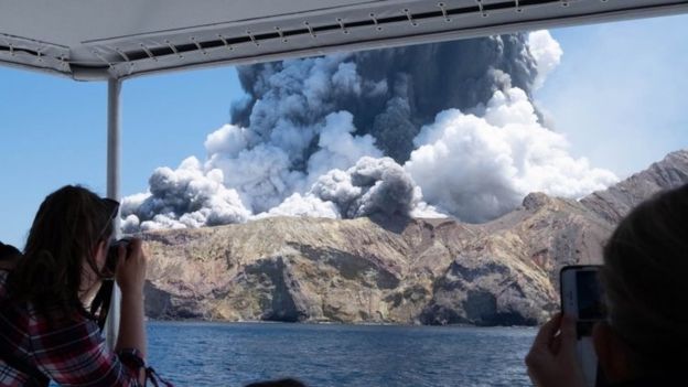 تصویر از توقف جستجوی اجساد قربانیان آتشفشان نیوزیلند
