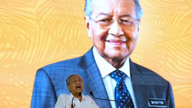 تصویر از ماهاتیر محمد، نخست وزیر مالزی استعفا کرد