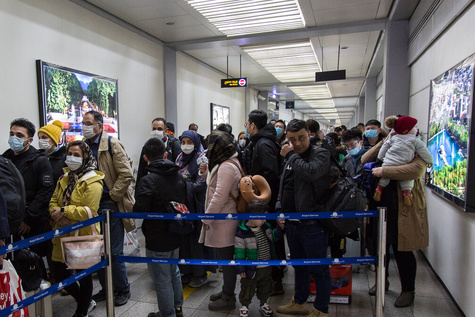تصویر از در فرودگاه امام مشکل تامین مواد ضدعفونی و ماسک نداریم