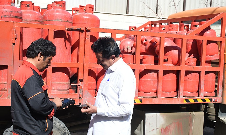 تصویر از اجرای طرح توزیع الکترونیکی گاز مایع در منطقه زاهدان