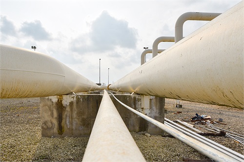 تصویر از اجرای موفقیت‌آمیز انتقال لوله شبکه گاز از رودخانه خروشان کوهرنگ