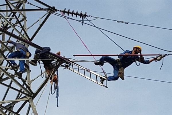 تصویر از تلاش 24 ساعته 20 هزار نفر از پرسنل صنعت برق در ایام نوروز