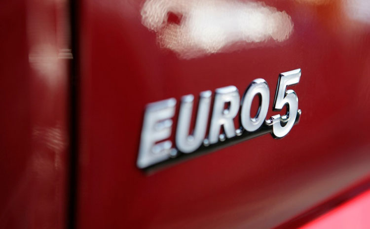 تصویر از مجوز یورو ۵ برای هیچ خودروسازی صادر نکرده ایم