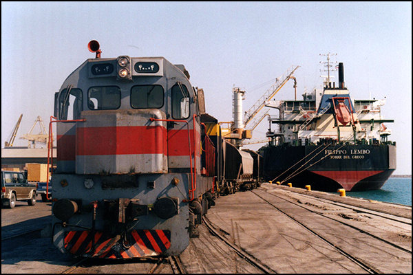 تصویر از مردم ٢٠٠ هزار بلیت هواپیما و ٣٠٠ هزار بلیت قطار خود را پس گرفتند