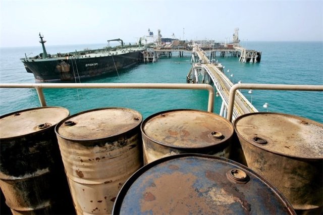 تصویر از توقیف محموله سوخت قاچاق در آب‌های بندر ماهشهر