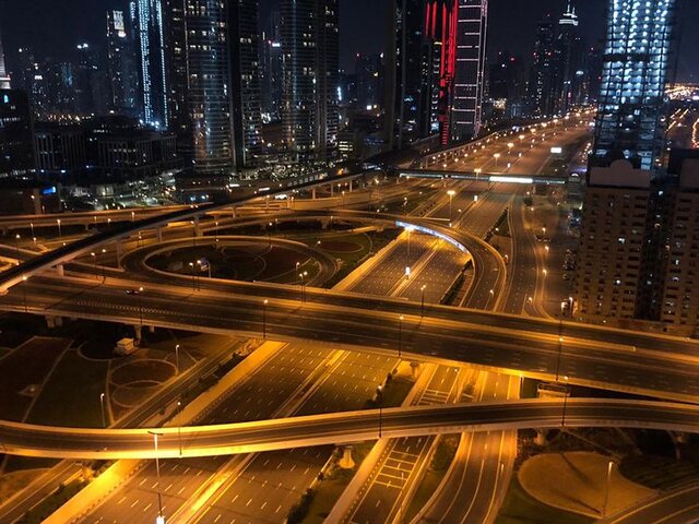 تصویر از هوش مصنوعی ترددهای غیر ضروری در دوبی را ردیابی می‌ کند