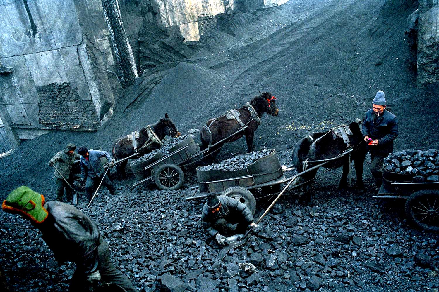 تصویر از معادن زغال سنگ چین خواستار کاهش ۱۰ درصدی تولید شدند